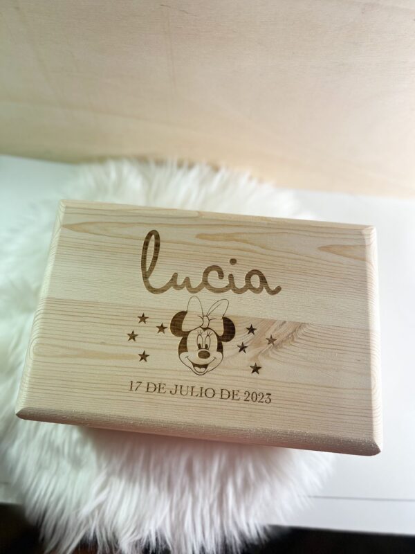 Caja de nacimiento muñeco