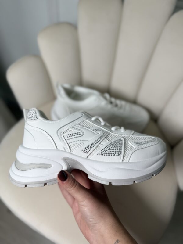 Zapatillas brillona 🤍 - Imagen 2