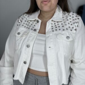Chaqueta tachuelas