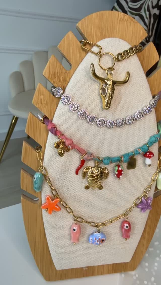 Instagram post from darikishop. This post is in position 10.